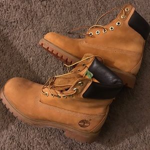 .Wheat timberlands.